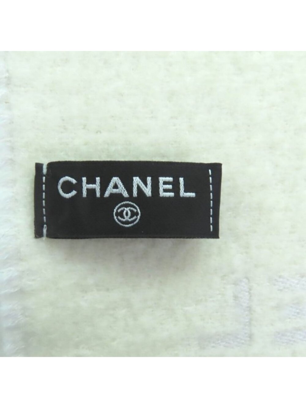 Chanel Coco Mark Quilted Design With Fringe Wool Large Shawl Gray - Picture 11 of 14